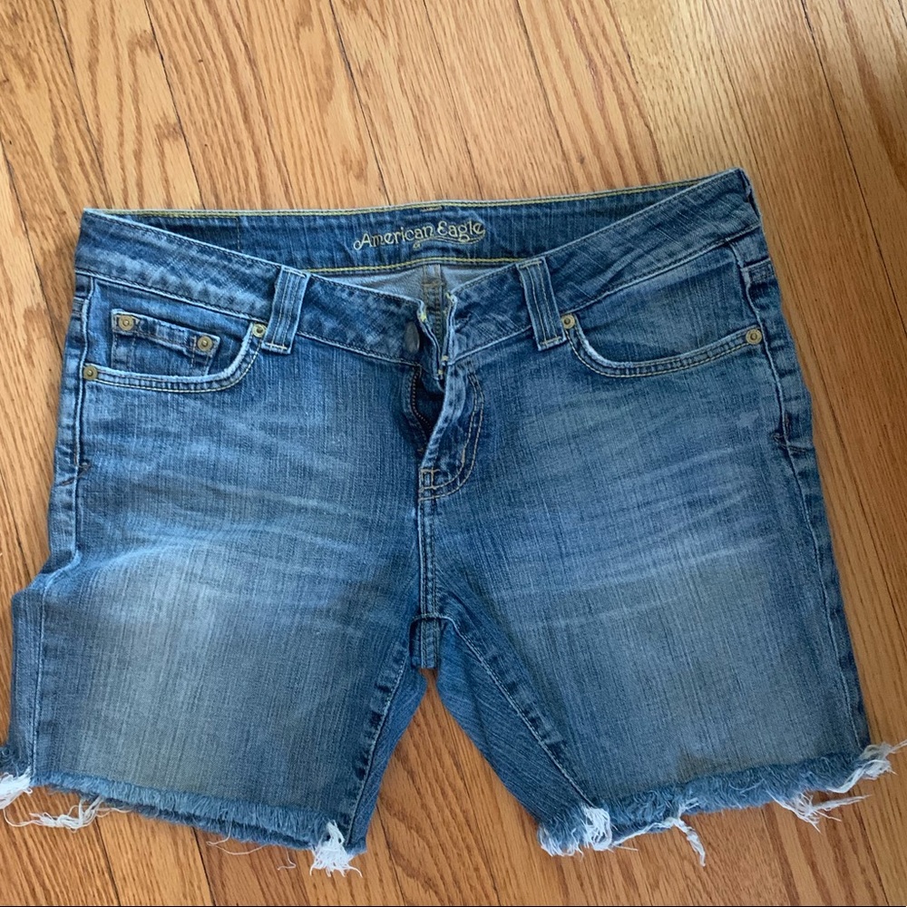 🚨American Eagle Boyfriend sz 10 Jean short 3/17🚨
